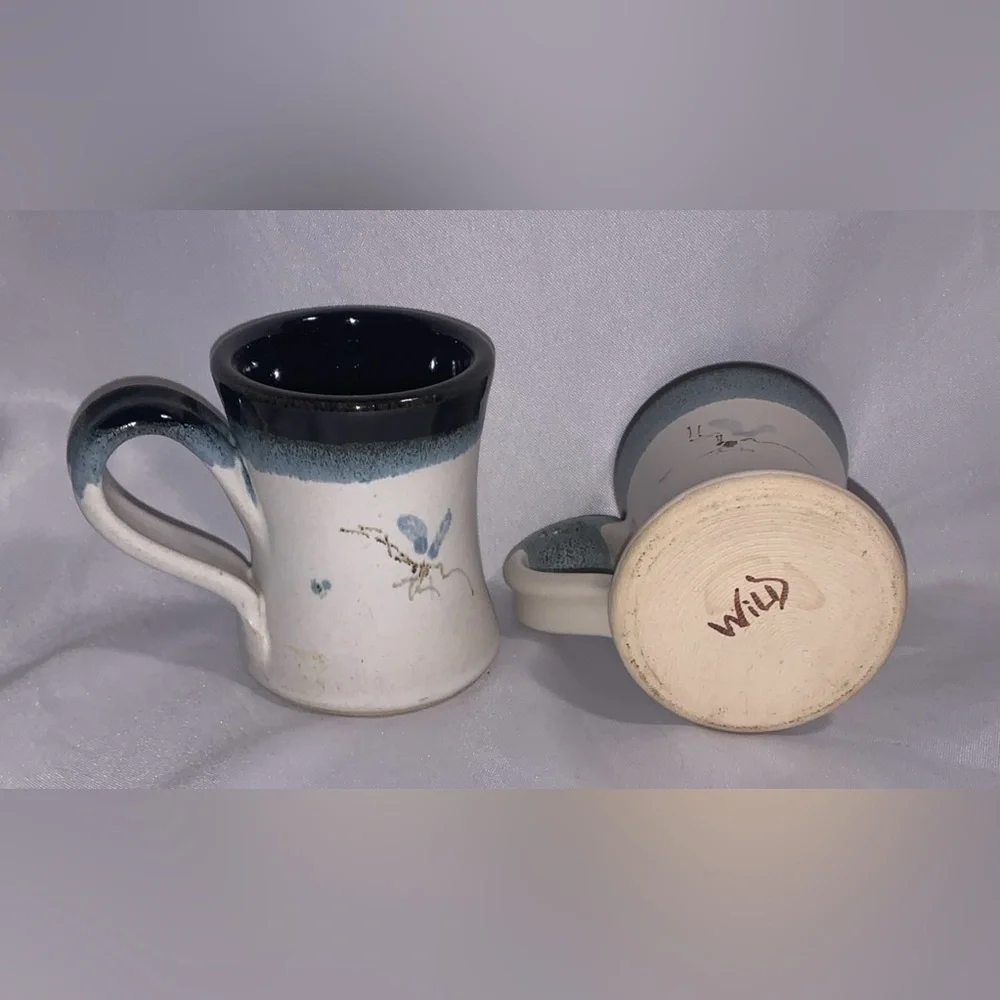 Artist Kurt Wild Studio Pottery 8 oz. Mugs Blue Rim Dragonflies Motif Set of 2